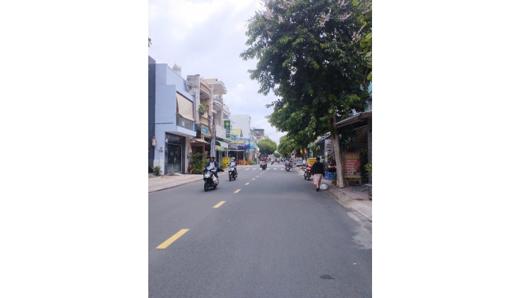 SOS  Tân Thành 40m2 - HXH Vô Nhà - 2 tầng - ngay UBND Tân Phú
